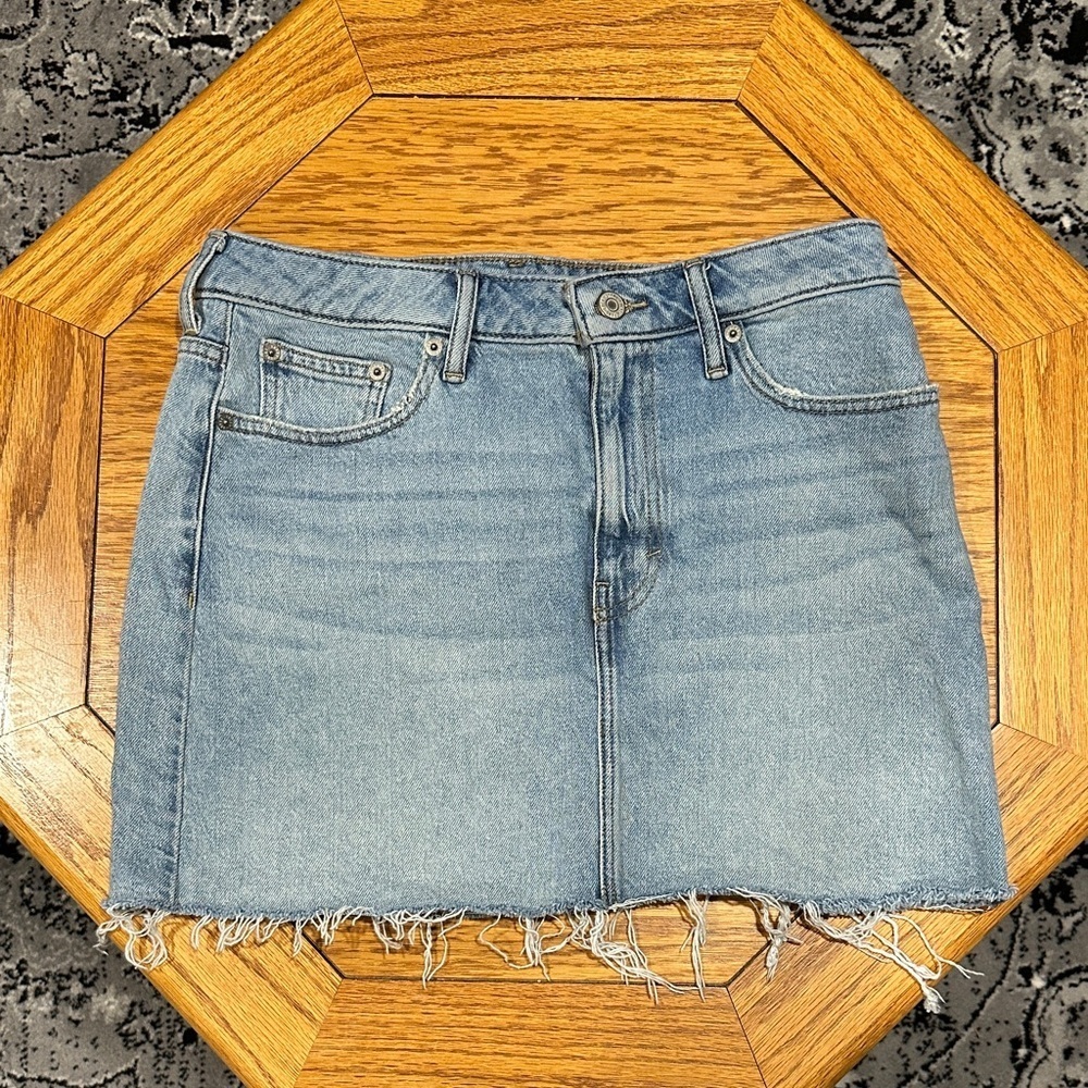 *LUCKY BRAND* Light Wash Frayed Denim Mini Skirt Size 6/28